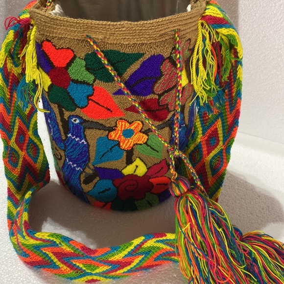 Authentic Wayuu mochila - Picture 3 of 3